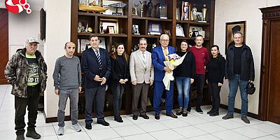 EGD Başkanı Şafak Erel, yönetim ve denetim kurulu üyeleri ile birlikte Belediye Başkanı Halil Posbıyık’a hayırlı olsun ziyaretinde bulundu.