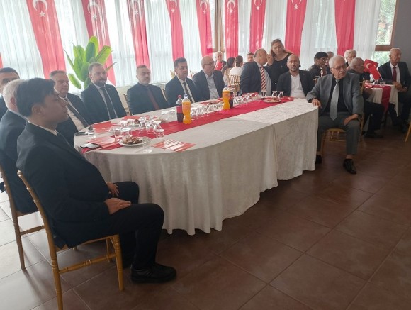 ERDEMİR MÜHENDİSLER DERNEĞİ İLE İZMİRLİOĞLU HUZUR EVİ CUMHURİYET’İN 102 YAŞI  KUTLAMA