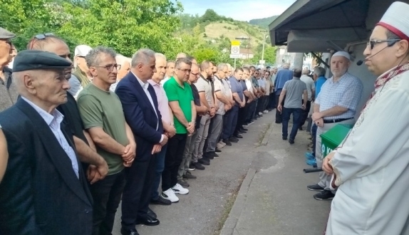 ANNE AYTEN ÖZTÜRK SON YOLCULUĞUNA UĞURLANDI
