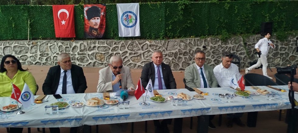 BAŞKAN POSBIYIK  GAZETECİ’LERLE BARIJŞ PLAJINDA