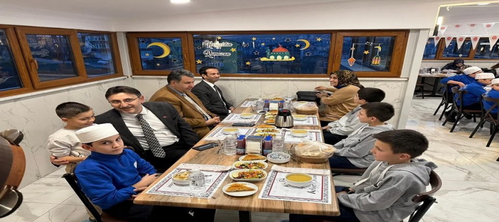 MÜFTÜ AYDOĞDU’DAN  YETİM VE ÖKSÜZ LERE İFTAR 