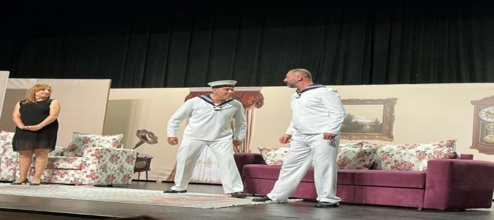 SÜT KARDEŞLER’LE GÜLDÜLER