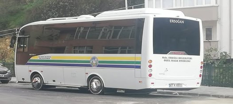 YAŞLI VE ENGELLİ HALKIMIZLA  PİNPON TOPU  GİBİ OYNAYAN KURUMLAR