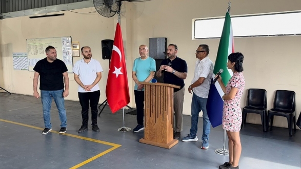 NEJDET TISKA OĞLU GÜNEY AFRİKADA ÇALIŞANLARIYLA BULUŞTU