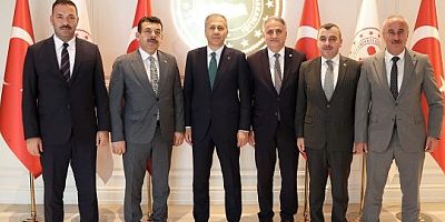 AK PARTİ HEYETİ BAKAN YERLİKAYA'YI ZİYARET ETTİLER...