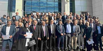 AK Parti’nin kazananları mazbatalarını aldı