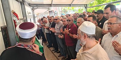 AKYÜREK’İ SEVENLERİ SON YOLCULUĞUNA UĞURLADI