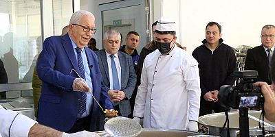 BAŞKAN POSBIYIK 27 YILDIR SEFER TASI  İLE  EVLERE İFTAR YEMEĞİ    GELENEĞİNİ SÜRDÜRÜYOR