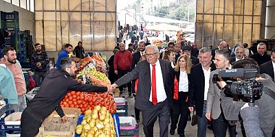 BAŞKAN POSBIYIK MERKEZ PAZAR  YERİ ZİYARETİNDE ESNAFIMIZLA,HALKIMIZLA DAYANIŞMAMIZ SÜRECEK
