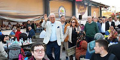 Binlerce vatandaş, belediyenin iftar sofrasında buluştu