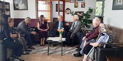 Emekli Öğretmene Anlamlı Ziyaret