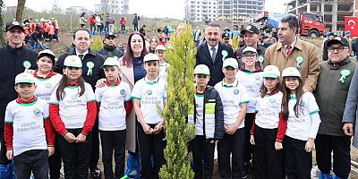 FİDANLAR MİNİKLERİN ELLERİYLE TOPRAKLA BULUŞTU