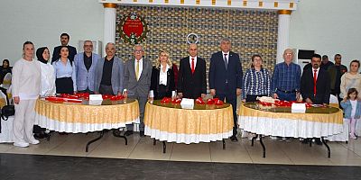 GÜLÜÇ’DE ÇOŞKUYLA KUTLANDI