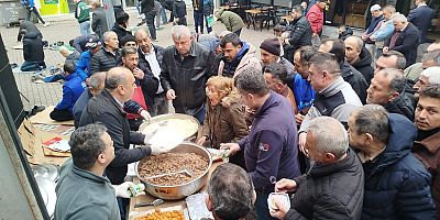İSMAİL AĞA CAMİ’DE CUMA NAMAZI SONRASI CEMAATE YEMEK  İKRAMI