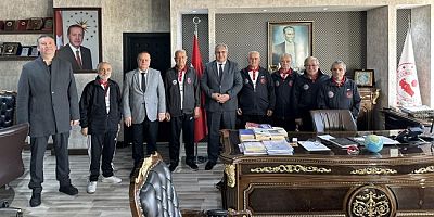 İZMİRLİOĞLU HUZUREVİ BOCCE TAKIMI, KAYMAKAM YAPICI'YI ZİYARET ETTİ