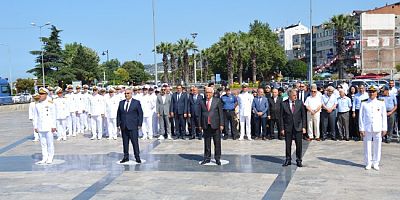 Kabotaj Bayramı çelenk sunma töreni ile başladı ...