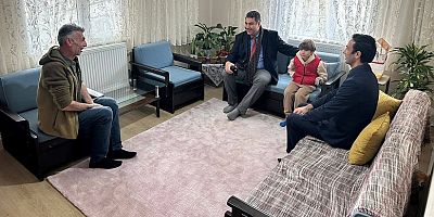 KAYMAKAM YILMAZ,DEPREMZEDE VATANDAŞI EVİNDE ZİYARET ETTİ