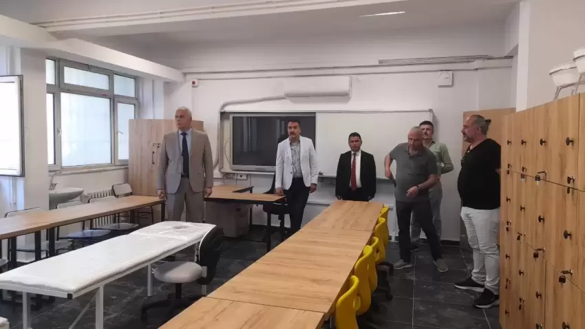 Kdz. Ereğli Zübeyde Hanım Kız Mesleki ve Teknik Anadolu Lisesinde “Güzellik Hizmetleri Alanı” Öğrencilerini Sektöre Hazırlıyor