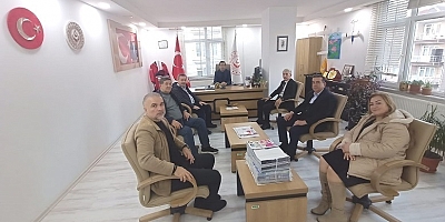KENT KONSEYİ BAŞKANI VE YÖNETİM KURULU ÜYELERİ’NDEN DENİZ  PEKER VE ÜMİT ARIKAN’A  ZİYARET
