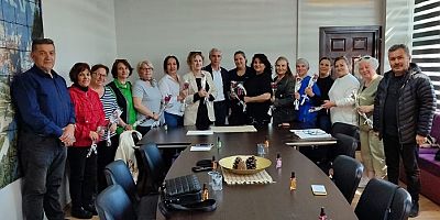 KENT KONSEYİ BAŞKANI YILMAZ  KADIN MECLİSİ’NİN ANNELER GÜNÜNÜ KUTLADI