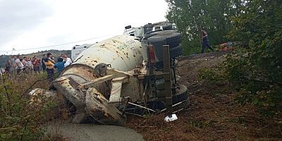 Kızılcapınar’da beton mikseri devrildi