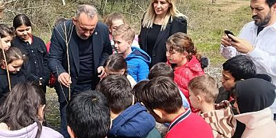 MİNİK ELLER MEYVA FİDANLARINI TOPRAKLA BULUŞTURDU