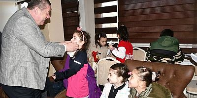 Öğrenciler sordu, Tekin cevapladı