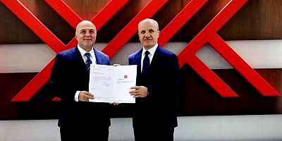 Prof. Dr. Ulusoy, Rektörlük Mazbatasını YÖK Başkanı Prof. Dr. Erol Özvar’dan aldı