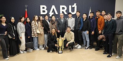 Rektör Uzun, şampiyon öğrencilerle bir araya geldi