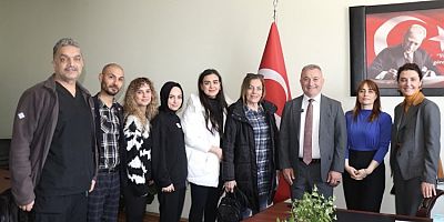 Sesli ve ekibi Ağız ve Diş Sağlığı Merkezi çalışanlarıyla buluştu