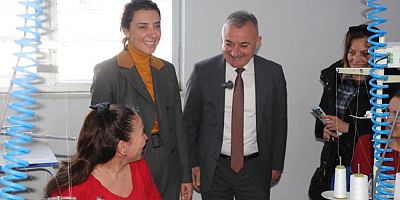 SESLİ  VE EKİBİ ÇALIŞAN KADINLAR GÜNÜNÜ KUTLADI