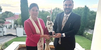 Tıskaoğlu’ndan, Yeni Güney Afrika büyükelçisi’ne madenci anıtı heykeli