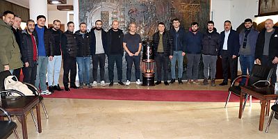 ÜZÜLMEZ’DE GRUPLU İŞÇİLER DAHA FAZLA ÜRETİME KATKI SUNMAK İSTİYOR