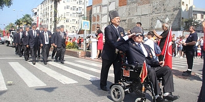 ZAFER BAYRAMI EREĞLİ DE GURURLA KUTLANDI