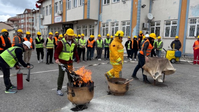 YANGIN SÖNDÜRME BAŞARIYLA TAMAMLANDI!